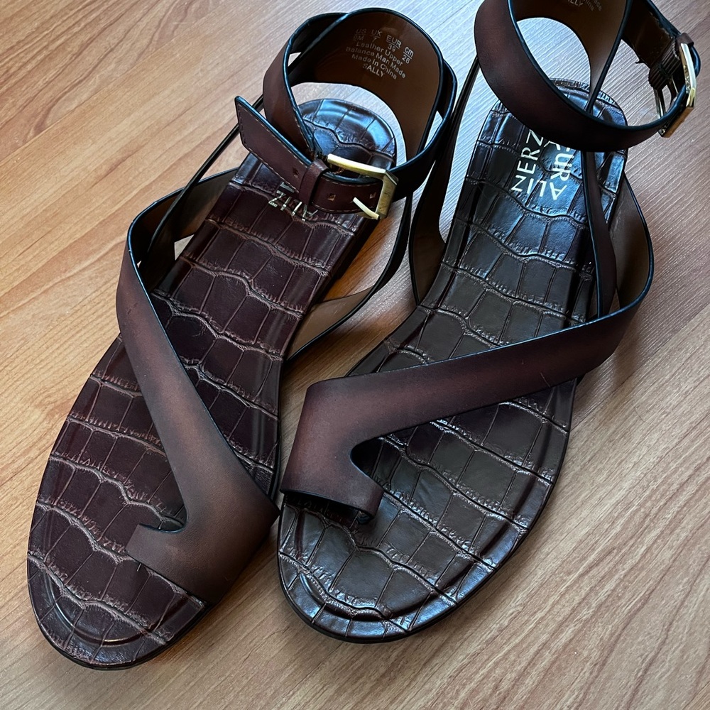 New without tags Sally Naturalizer sandals